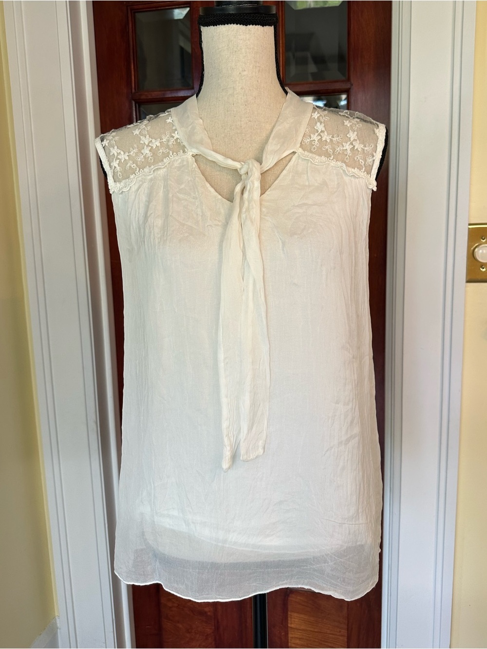 Carla Conti | 100% Silk Lace Trim Tie-Neck Sleeveless Blouse Ivory, Size S